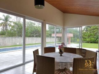 Locação - Casa em Cond. em Aldeia 4 Quartos 2 Suítes 170m²