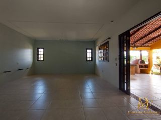Casa em Condomínio no Km 17 3 Quartos 1 Suíte 189m²
