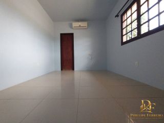 Casa em Condomínio no Km 17 3 Quartos 1 Suíte 189m²