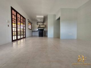 Casa em Condomínio no Km 17 3 Quartos 1 Suíte 189m²