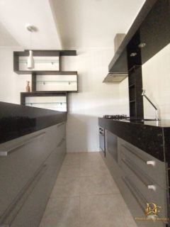 Casa em Condomínio no Km 17 3 Quartos 1 Suíte 189m²