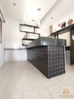 Locação - Casa em Condomínio no Km 17 3 Quartos 1 Suíte 189m²