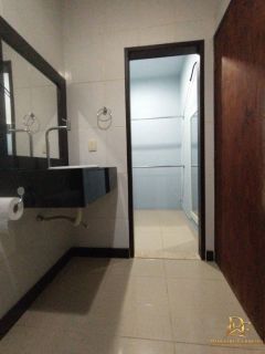 Locação - Casa em Condomínio no Km 17 3 Quartos 1 Suíte 189m²