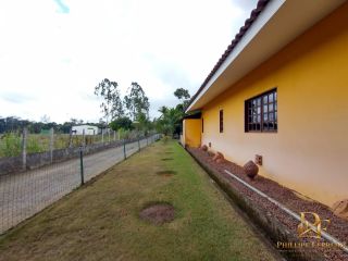 Locação - Casa em Condomínio no Km 17 3 Quartos 1 Suíte 189m²