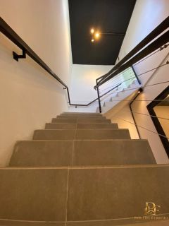 Casa comercial / empresarial 390m² próxima à Av. Caxangá – ideal para clínica, empresa ou república