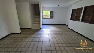 Locação - Casa em Condomínio 3 Quartos com Piscina