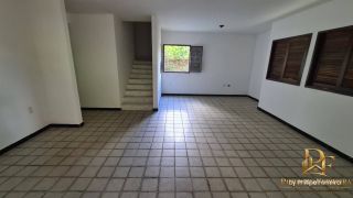 Locação - Casa em Condomínio 3 Quartos com Piscina