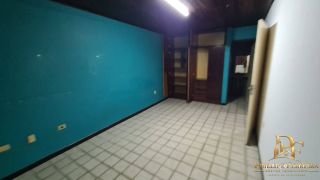 Locação - Casa em Condomínio 3 Quartos com Piscina