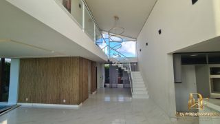 Casa em Condomínio 4 Suítes Piscina e Mini Lago