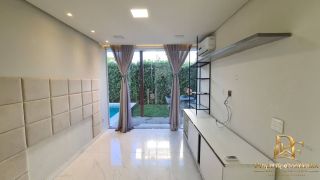 Casa em Condomínio 4 Suítes Piscina e Mini Lago