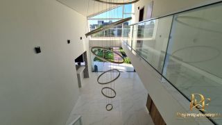 Casa em Condomínio 4 Suítes Piscina e Mini Lago
