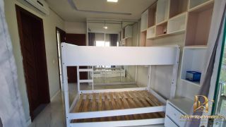 Casa em Condomínio 4 Suítes Piscina e Mini Lago