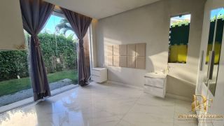 Casa em Condomínio 4 Suítes Piscina e Mini Lago