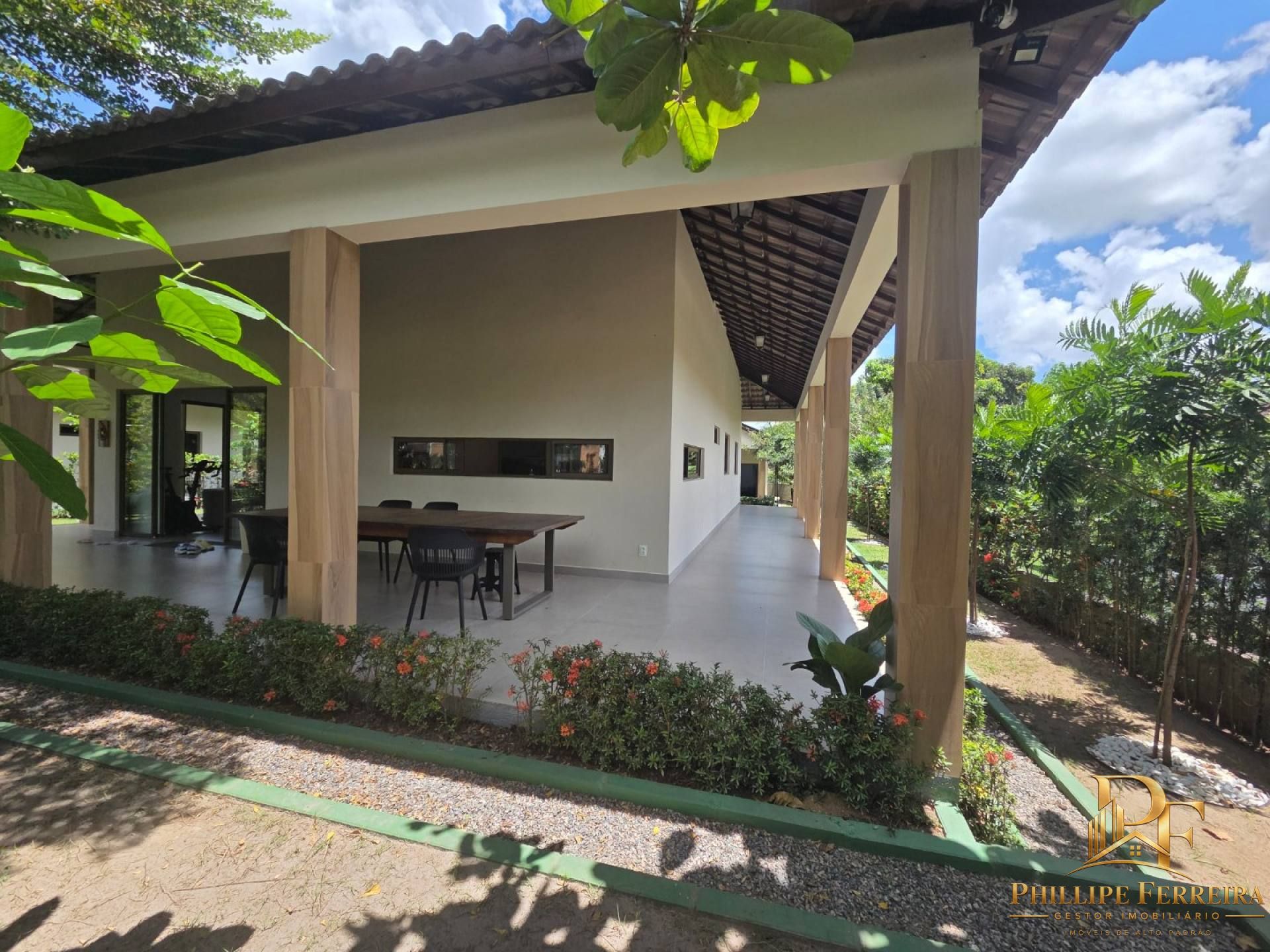 Casa Térrea em Cond. em Aldeia 3 Suítes com Energia Solar