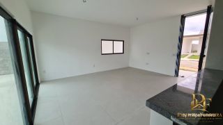 Locação - Casa em Condomínio no Km8 - 3Qtos 131m²