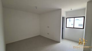 Locação - Casa em Condomínio no Km8 - 3Qtos 131m²