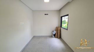 Casa Alto Padrão em Condomínio 3 Suítes + 1 Quarto Piscina e Terraço Gourmet