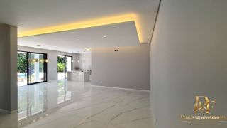 Casa em Condomínio no Km 8 4 Suítes Piscina e Espaço Gourmet