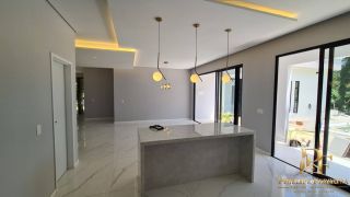 Casa em Condomínio no Km 8 4 Suítes Piscina e Espaço Gourmet