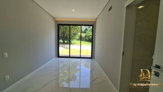 Casa em Condomínio no Km 8 4 Suítes Piscina e Espaço Gourmet