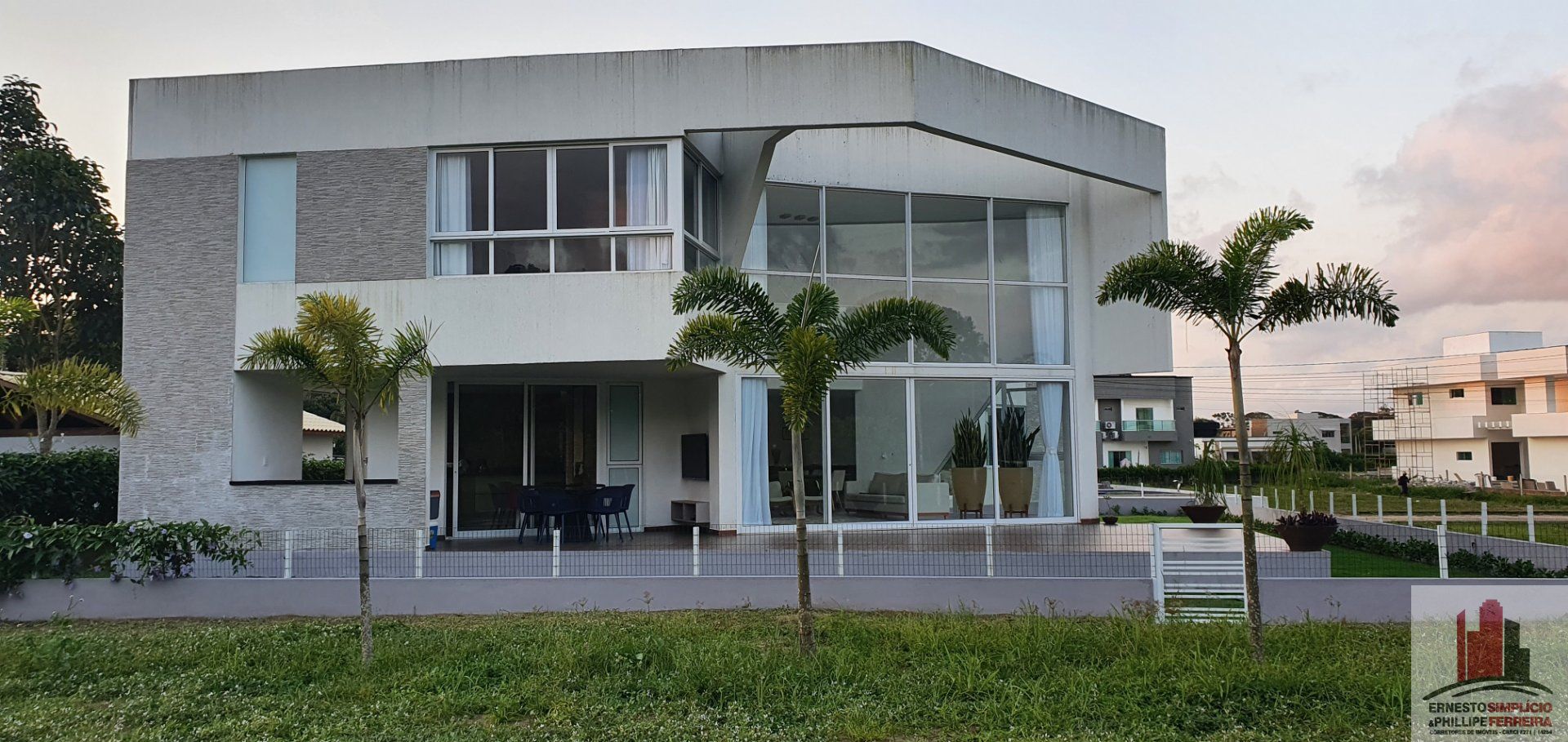 Aldeia - Casa Alto Padrão em Aldeia 1 Quarto 3 Suítes 300m²