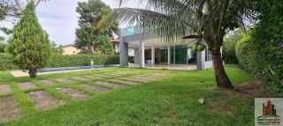 Aldeia Casa em Cond. em Aldeia com 4 Quartos sendo 2 Suítes 300m²