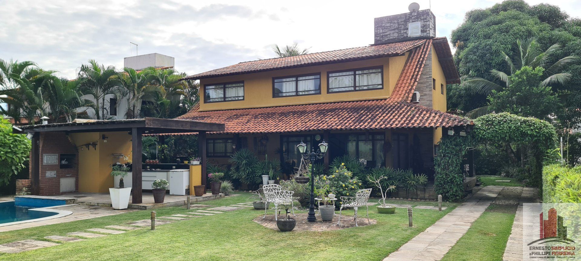 Aldeia - Casa em Cond. Aldeia 262m² 4 Quartos 1 Suíte Piscina e Gourmet