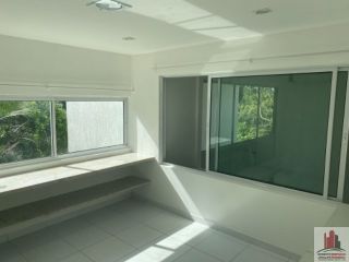 Casa em Cond. em Aldeia com 6 quartos sendo 5 suítes