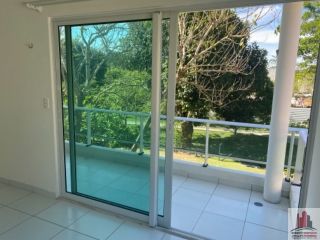 Casa em Cond. em Aldeia com 6 quartos sendo 5 suítes