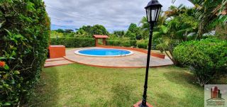 Casa em Cond. em Aldeia 4 Suítes 380m² c/ Piscina