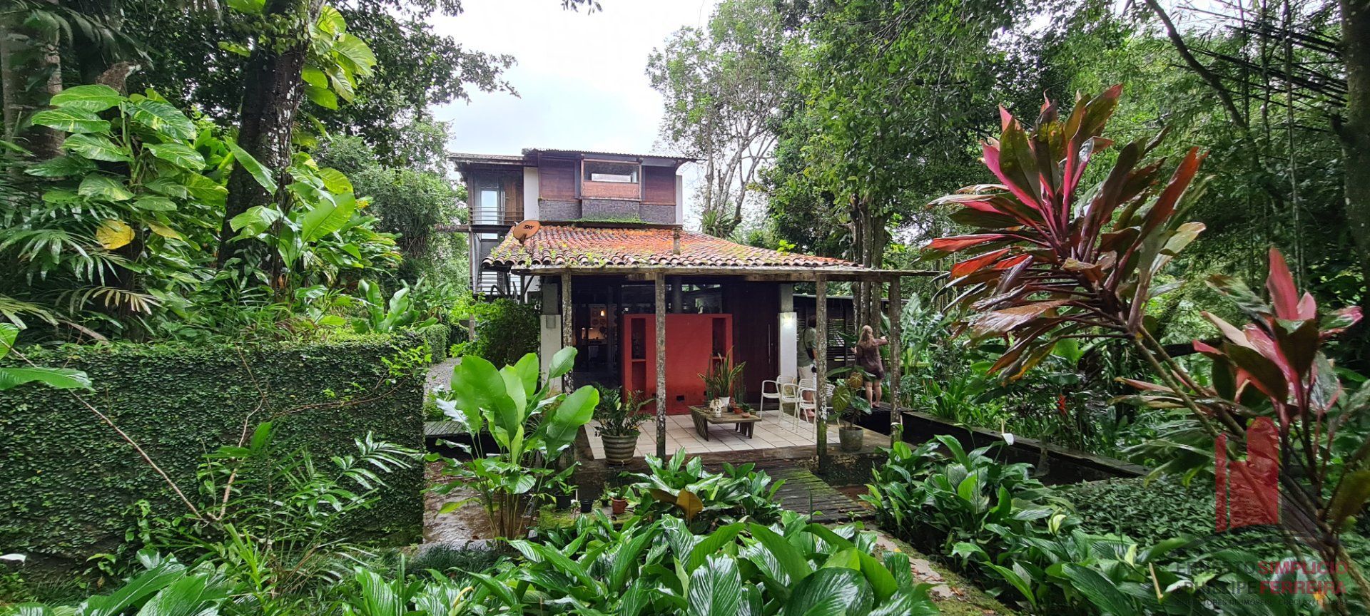 Aldeia - Casa em Cond. Aldeia 250m² e muita mata