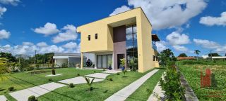 Casa em Condomínio 4 Quartos sendo 2 Suítes - Excelente Localização