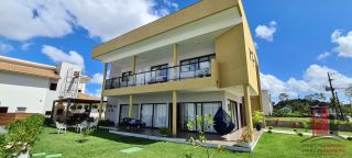 Casa em Condomínio 4 Quartos sendo 2 Suítes - Excelente Localização