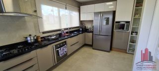 Casa em Condomínio 4 Quartos sendo 2 Suítes - Excelente Localização