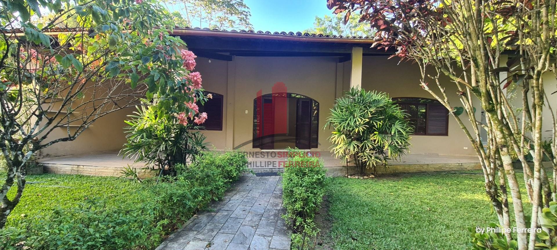 Casa em Cond. 3 Suítes 1 Lavabo 1 Home Office 270m