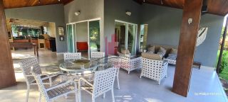 Linda e Moderna Casa em Condomínio em Aldeia