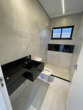 Casa plana 03 suítes na Cidade Alpha Ceará em Eusébio