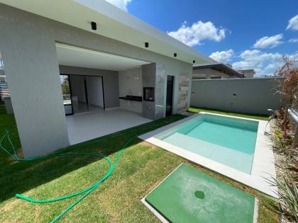 Casa plana 03 suítes na Cidade Alpha Ceará em Eusébio