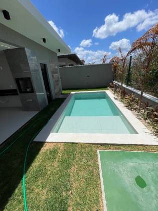 Casa plana 03 suítes na Cidade Alpha Ceará em Eusébio