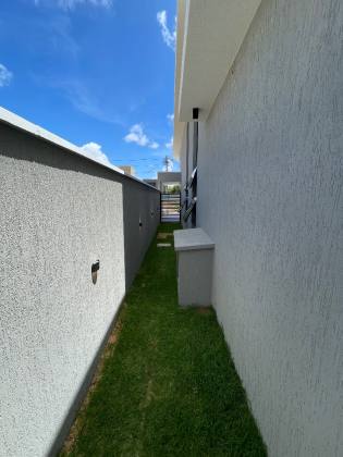 Casa plana 03 suítes na Cidade Alpha Ceará em Eusébio