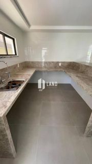 Casa de Condomínio Para Vender com 05 quartos 05 suítes no bairro Coacu em Eusébio