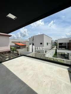 Casa de Condomínio Para Vender com 5 quartos 4 suítes no bairro Uruguai em Teresina