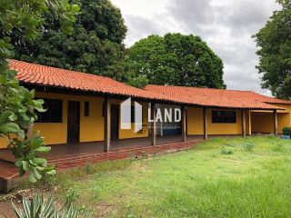 Casa em uma excelente localização com área externa
