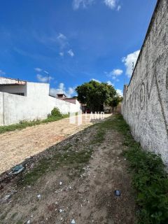 Lote / Terreno Comercial Para Vender no bairro Cidade dos Funcionarios em Fortaleza