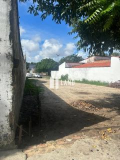 Lote / Terreno Comercial Para Vender no bairro Cidade dos Funcionarios em Fortaleza