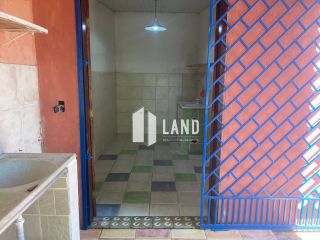 Excelente Terreno (com uma Casa Duplex construida com 90m²) para alugar as margens da CE-010 (Eusébio), 600m² (20x30) - R$ 2.700,00 - Cararu - Eusébio/CE 