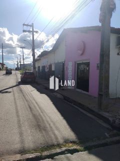 Casa de Esquina em Avenida de grande movimento Bairro Santo Antônio - Teresina-PI