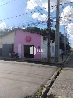 Casa de Esquina em Avenida de grande movimento Bairro Santo Antônio - Teresina-PI