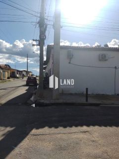 Casa de Esquina em Avenida de grande movimento Bairro Santo Antônio - Teresina-PI