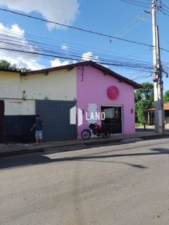 Casa de Esquina em Avenida de grande movimento Bairro Santo Antônio - Teresina-PI